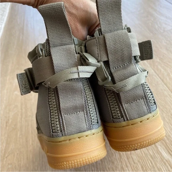 Nike Womens 2018 SF Air force 1 Mid ‘dark stucco’ sneakers!! Size US 7.5!! - Picture 9 of 11